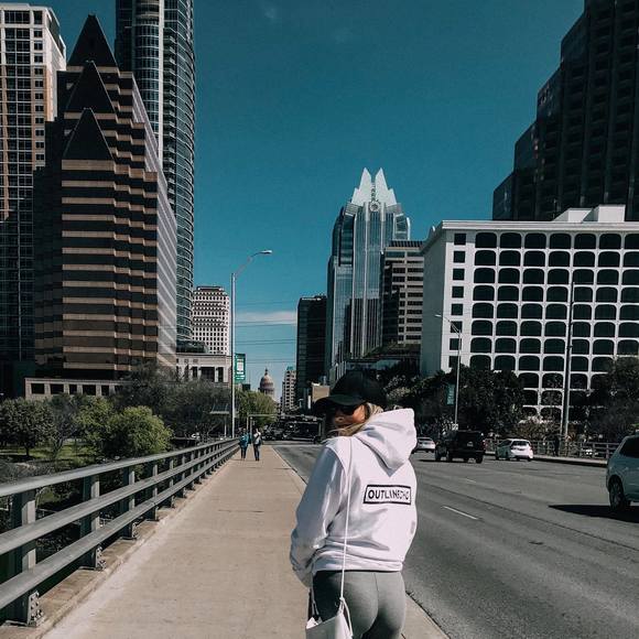 Meet your Posher, Sarah - Picture 1 of 1